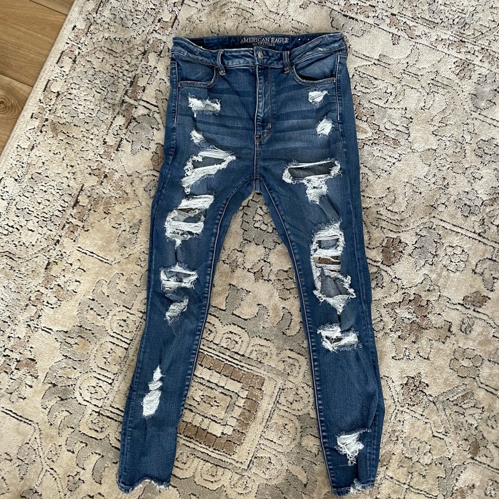 American Eagle Distressed Jeans